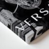 תמונת קנבס מותגים ורסצ׳ה כלבי שמירה VERSACE