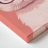 איור דיגיטלי של חתלתול לבן וחמוד עם משקפיים עגולים על רקע ורוד עדין.