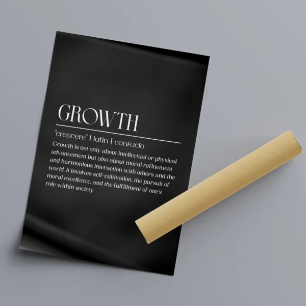תמונת קנבס עם כיתוב שחור 'GROWTH' ומתחתיו הגדרת צמיחה, על רקע לבן מינימליסטי.